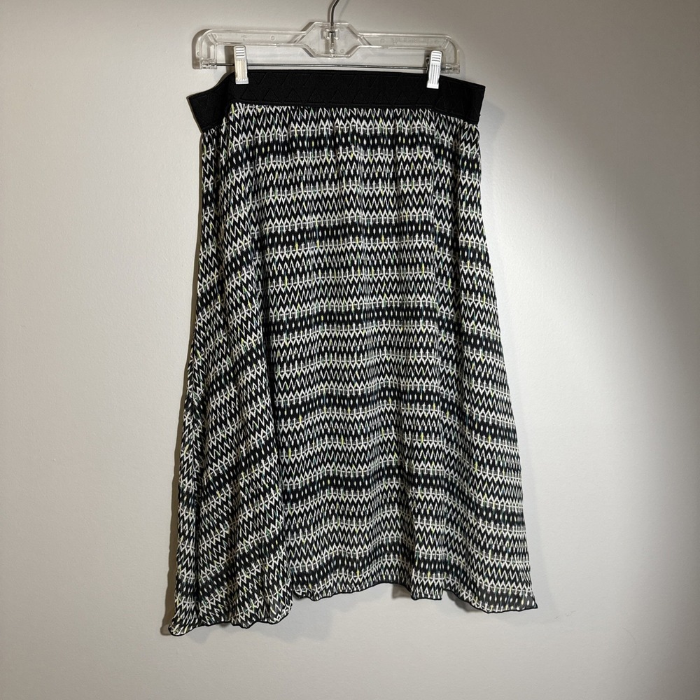 LuLaRoe Lola Lined Skirt size XL‎ Geometric Medallions Black Multi Office Corp.